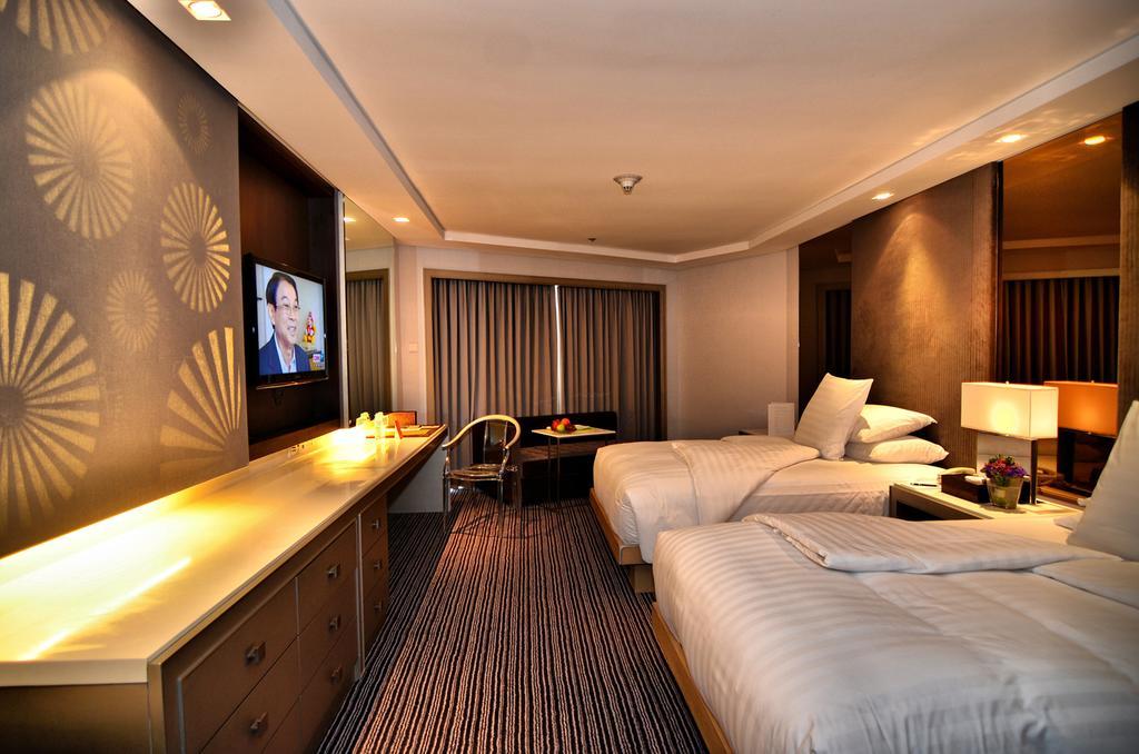 Midas Hotel And Casino Pasay Exterior foto